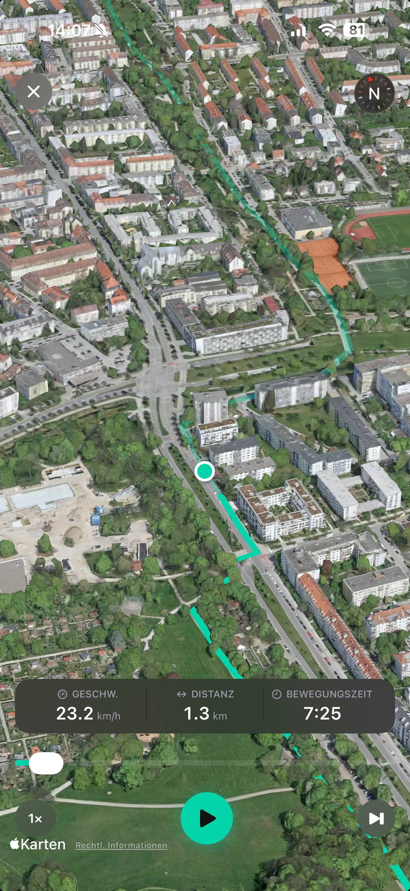 3D-Überflug in Ride Streak: Kameraflug über die Strecke mit Live-Werten für Geschwindigkeit, Distanz und Bewegungszeit